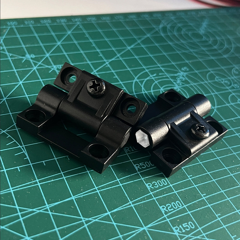 2x Replacement Hinges